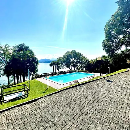 Hébergement de vacances Elegant & Comfortable Modern With Swimming Pool