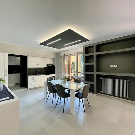 Semesterbostad Elegant & Comfortable Modern With Swimming Pool