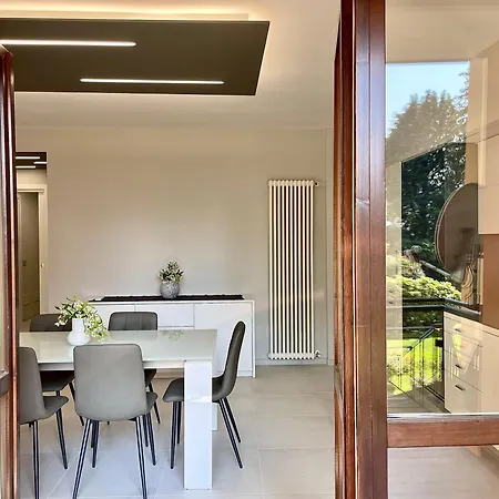 Semesterbostad Elegant & Comfortable Modern With Swimming Pool Stresa