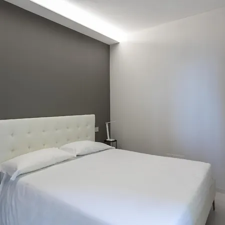 Elegant & Comfortable Modern With Swimming Pool Holiday home