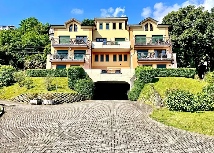 Elegant & Comfortable Modern With Swimming Pool