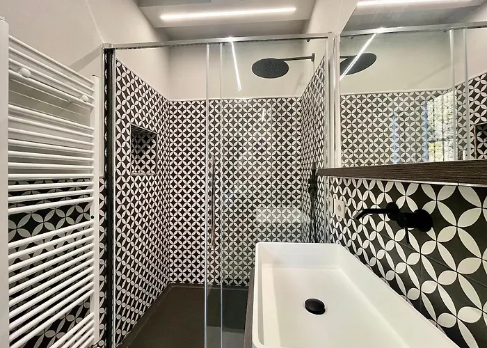 Elegant & Comfortable Modern With Swimming Pool Holiday home Stresa