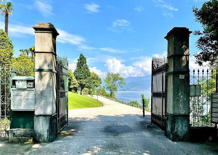 Elegant & Comfortable Modern With Swimming Pool