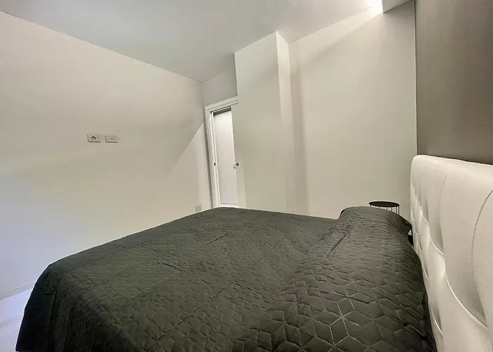 Elegant & Comfortable Modern With Swimming Pool *