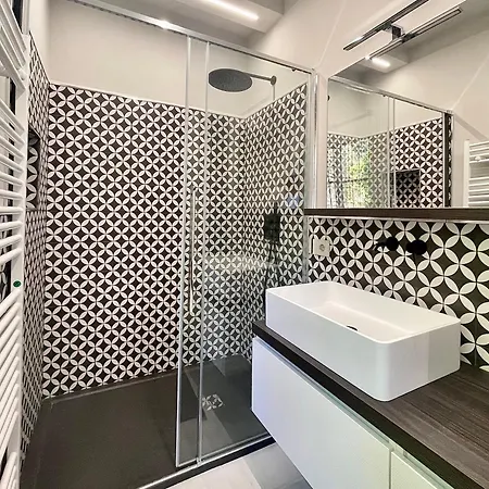 Elegant & Comfortable Modern With Swimming Pool * Stresa