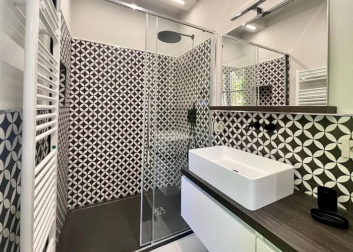 Elegant & Comfortable Modern With Swimming Pool * Stresa